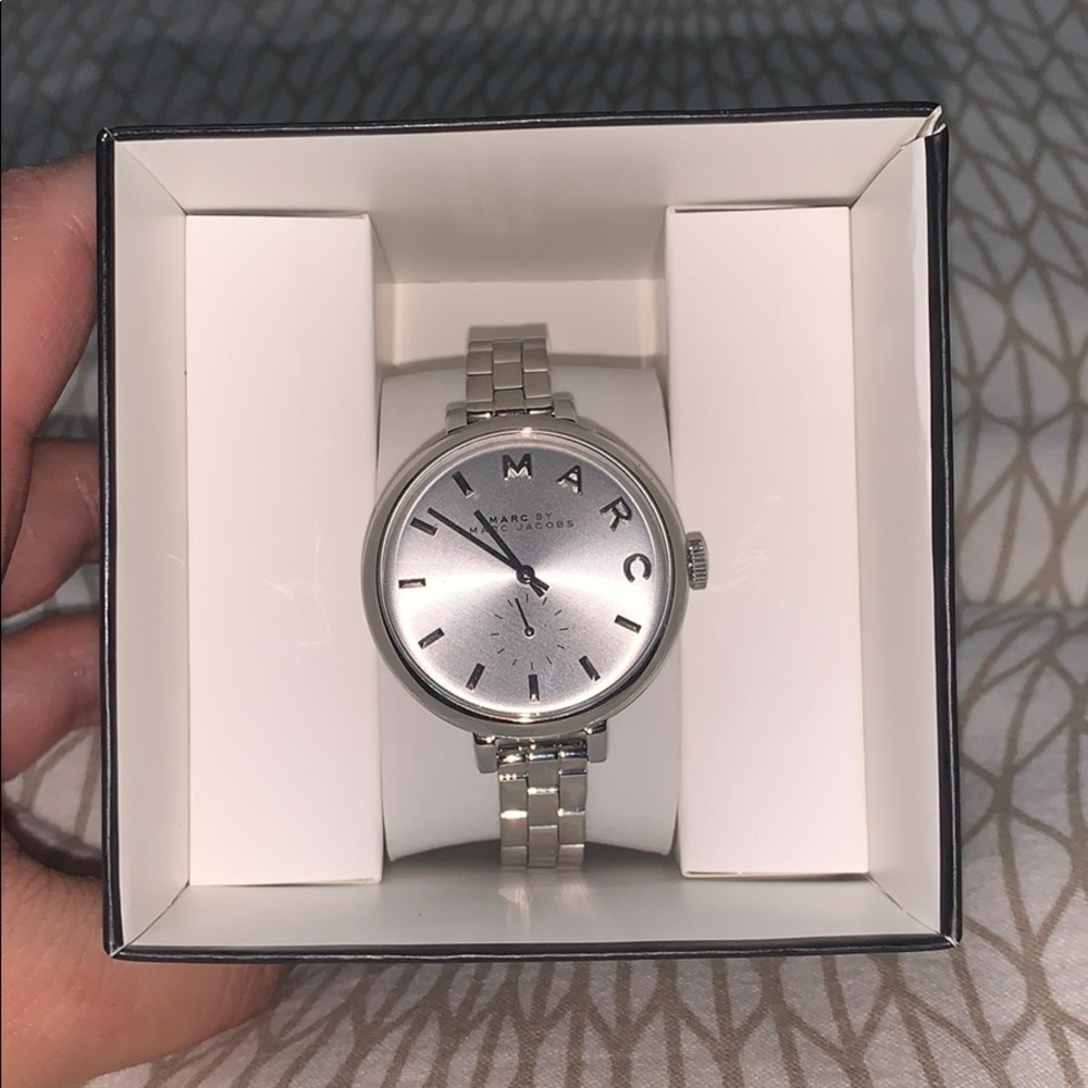 Marc Jacobs Watch - Picture 2 of 2
